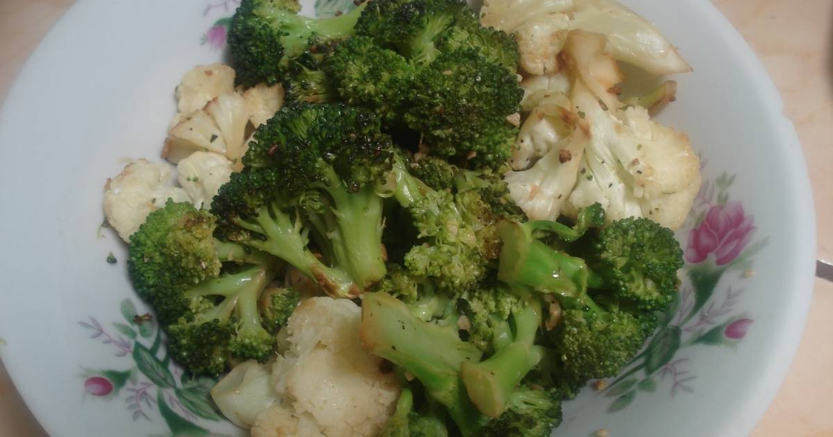 Brócoli y coliflor salteadas en ajo Receta de Martha R- Cookpad