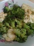Brócoli y coliflor salteadas en ajo
