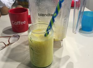 Una foto de Pepino y piña..Smoothie-saludable