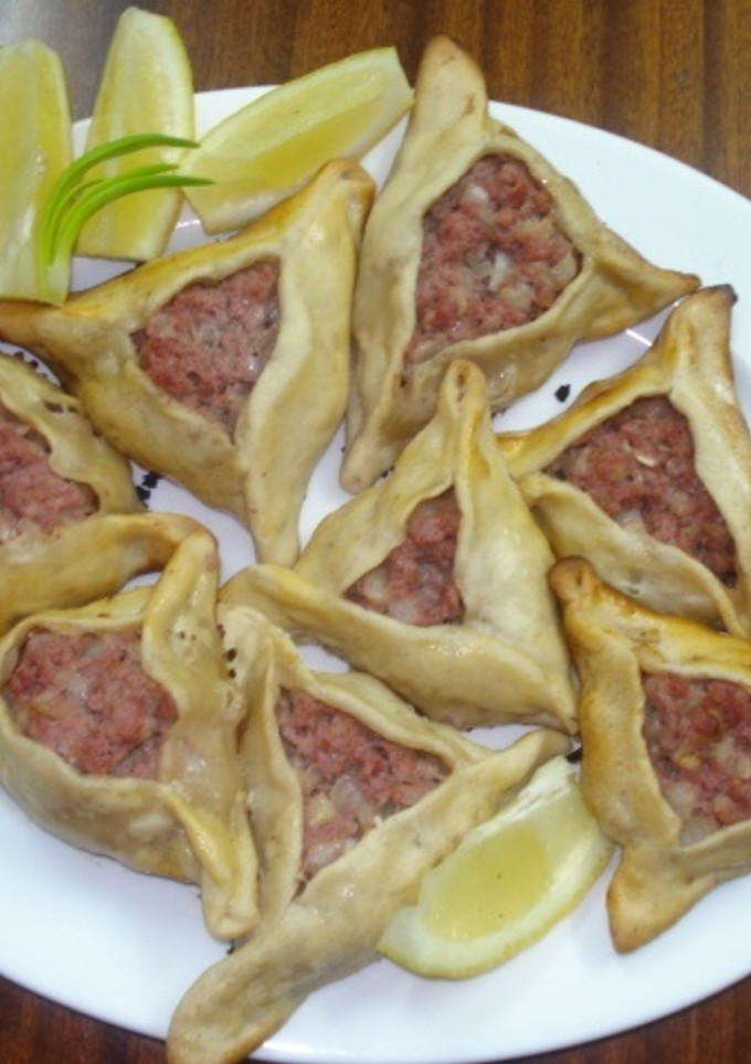 Una foto de Sfijas, empanadas árabes