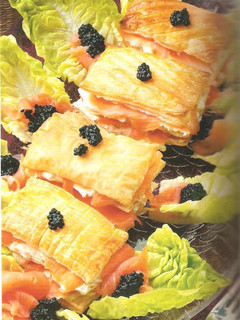 Una foto de Mil hojas de salmón