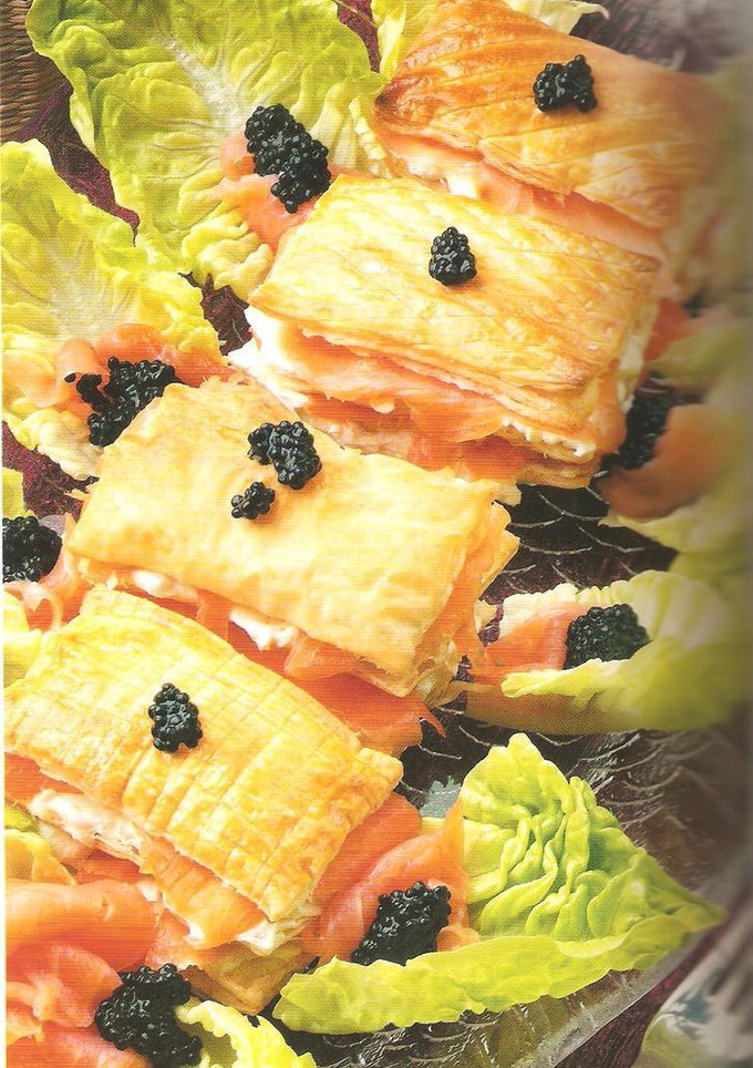 Una foto de Mil hojas de salmón