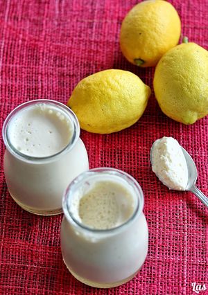 Una foto de Mousse rápida de limón