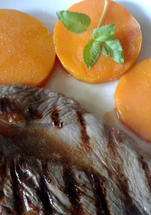 Una foto de Bife angosto de ternera u ojo de bife grille