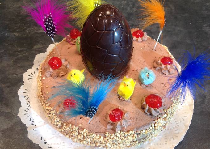 Foto principal de Mona de Pascua de trufa y huevo de chocolate