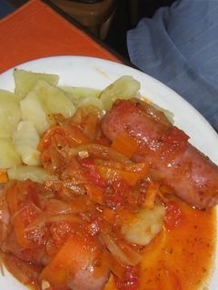 Una foto de Chorizos a la pomarola fácil