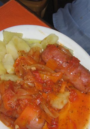 Una foto de Chorizos a la pomarola fácil