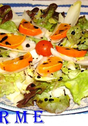 Una foto de Ensalada crujiente con cítricos