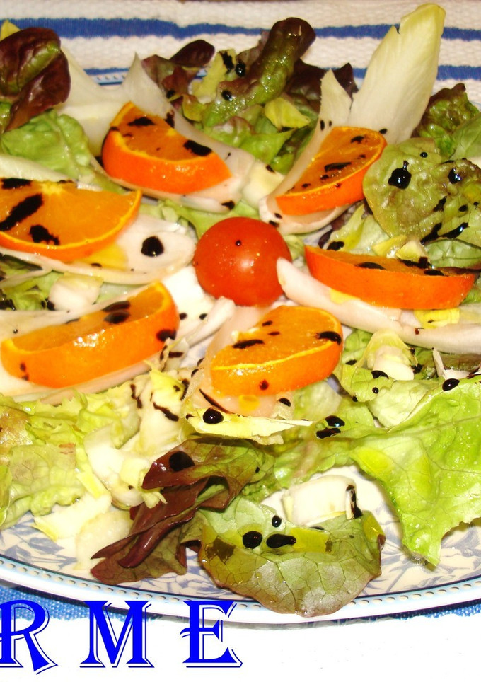 Una foto de Ensalada crujiente con cítricos