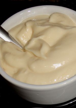 Una foto de Mayonesa casera al ajo