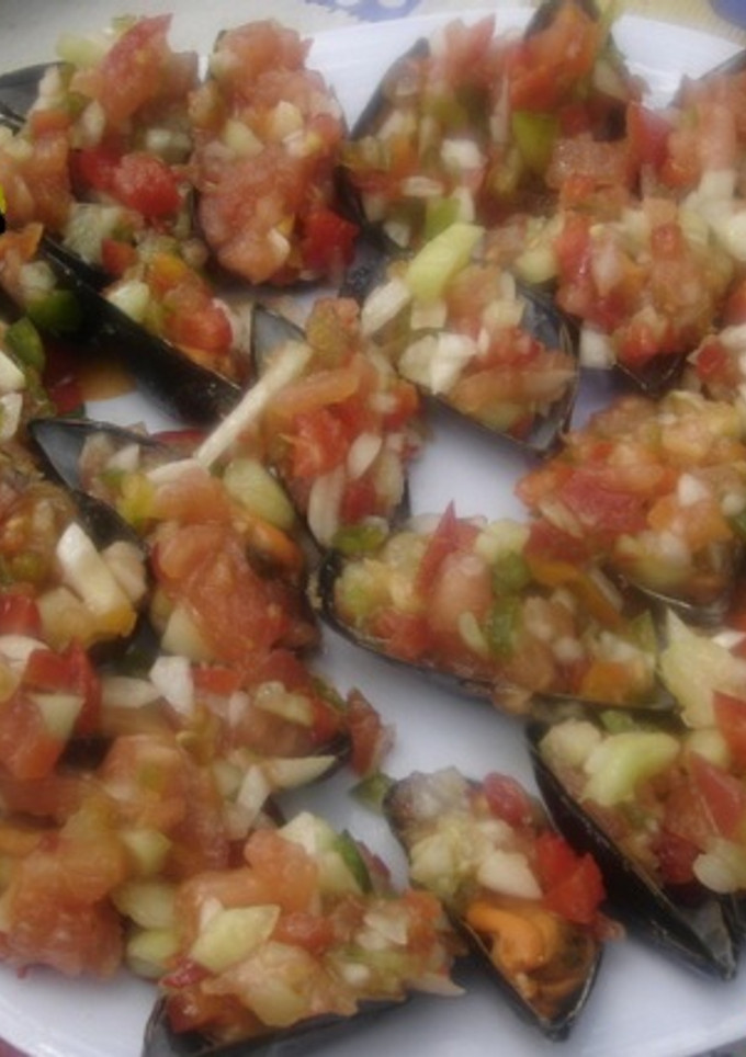 Una foto de Mejillones con picadillo
