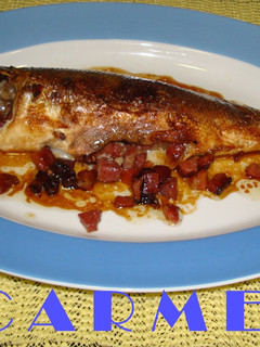 Una foto de Lubina rellena de jamón a la sidra