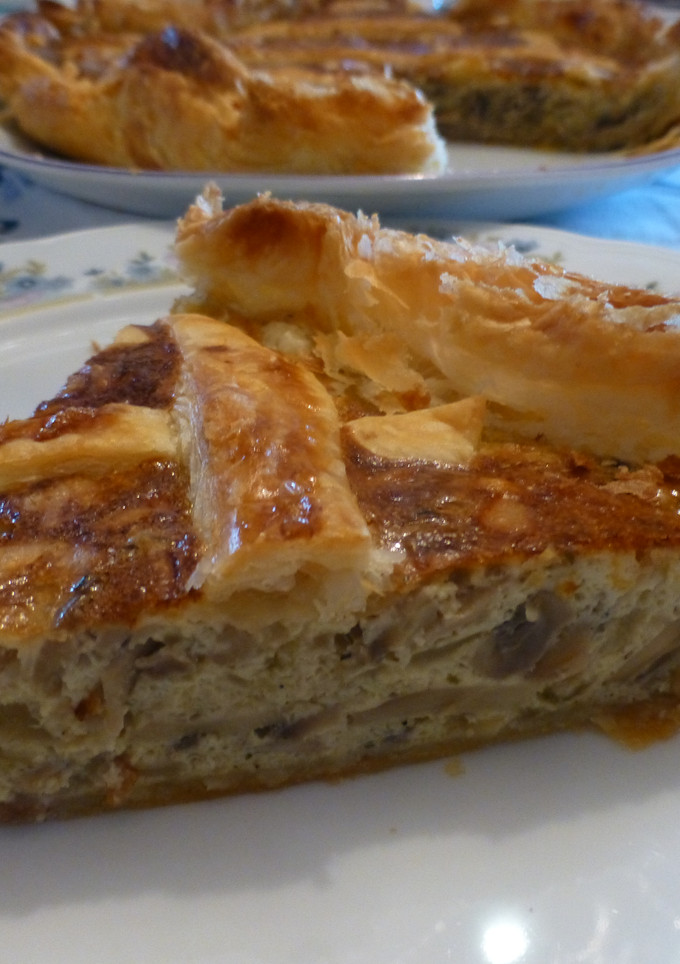 Una foto de Quiché de chapiñones con cebolla