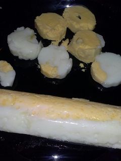 Una foto de tubo de huevo duro