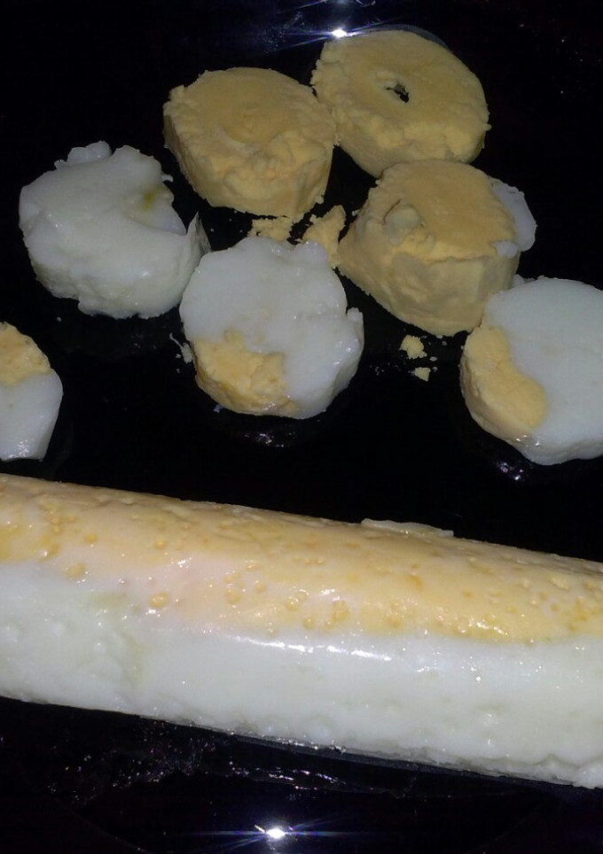 Una foto de tubo de huevo duro