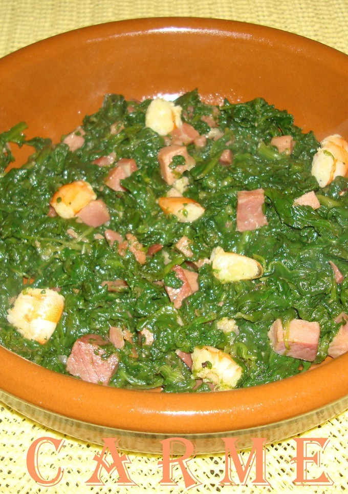 Una foto de Espinacas, con jamón y langostinos