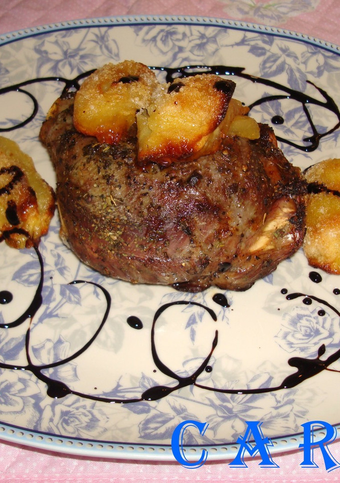 Una foto de Carrilleras de cerdo con manzana