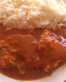 Tortas de camarón con nopales en salsa roja