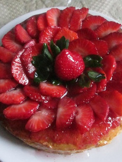 Una foto de Tarta de fresas del domingo