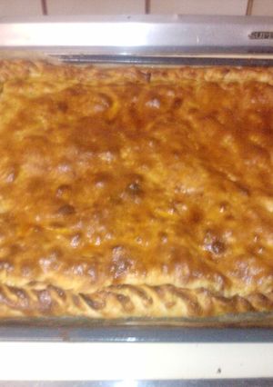 Una foto de Empanada de pollo y chorizo