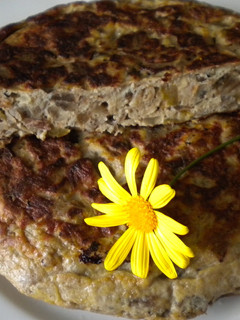Una foto de Tortilla de berenjena y cebolla