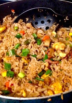 Una foto de Arroz frito cubano