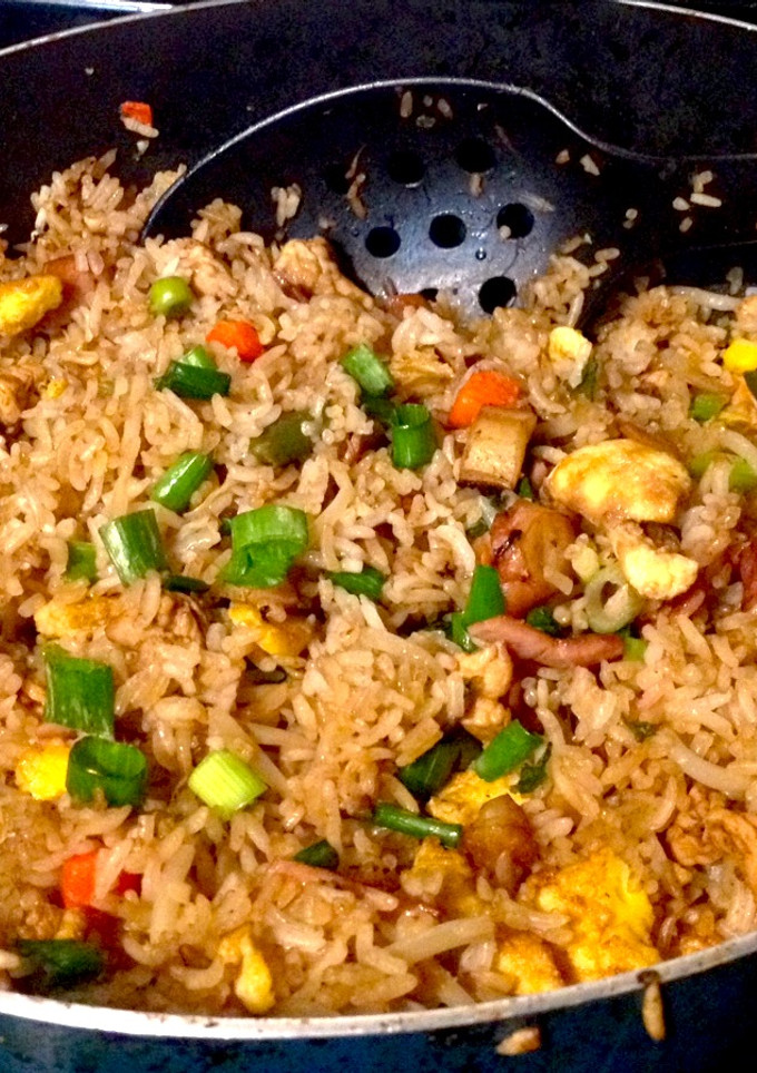 Una foto de Arroz frito cubano