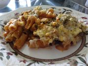 Una foto de macarrones integrales al horno