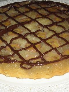 Una foto de Tarta frola de banana y chocolate