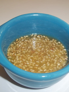 Una foto de Salsa de aceite de oliva y miel de romero