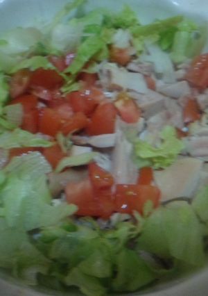 Una foto de Ensalada de pollo