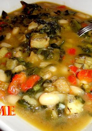 Una foto de Potaje de bacalao con acelgas y alubias