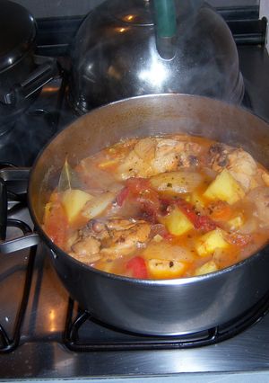 Una foto de Estofado de pollo peruano
