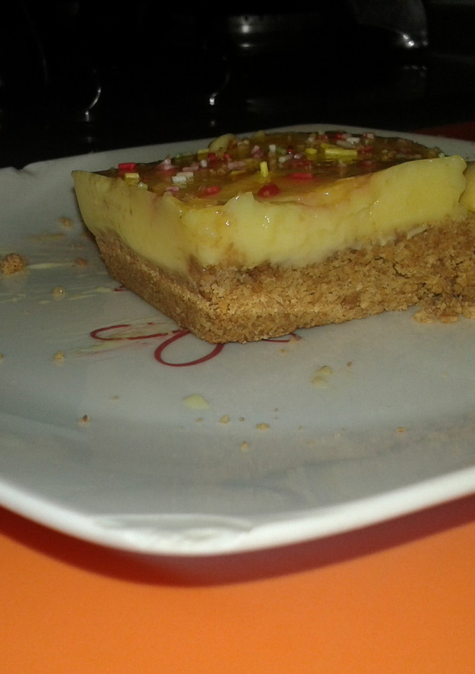 Una foto de Tarta de flan y galleta