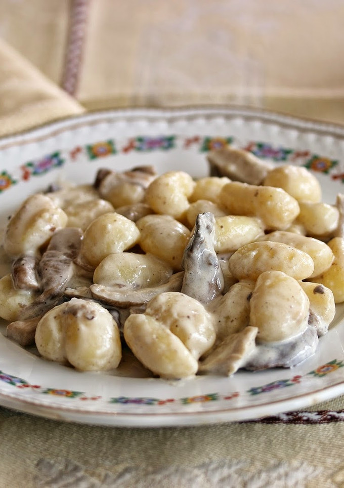 Una foto de Ñoquis con setas (Gnocchi ai funghi) 