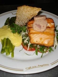 Una foto de Salmón rosado a lo Mario