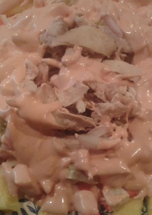 Una foto de Ensalada de pollo y queso
