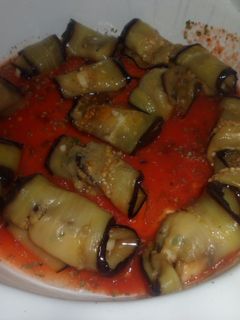 Una foto de Rollitos de berenjenas