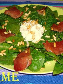 Una foto de Ensalada crujiente de serrano