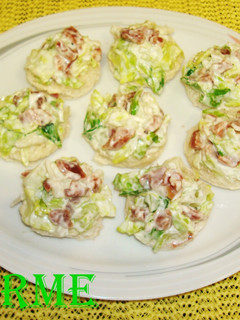 Una foto de Canapés de mayonesa con jamón serrano