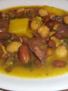 Una foto de Potaje de legumbres, verduras y ternera