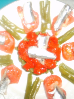 Una foto de Ensalada de Anchoas (boquerones) marinadas con verduras