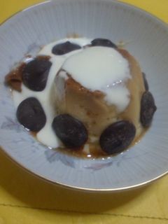 Una foto de Flancito con crema y chips de chocolate