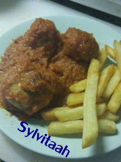 Una foto de Albóndigas en salsa de tomate