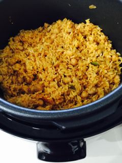 Una foto de Arroz con garbanzos en olla rápida.