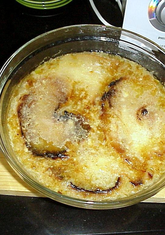 Una foto de Sopas de cebolla extremeña