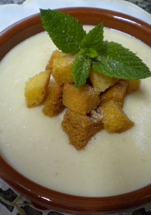 Una foto de Gachas dulces con picatostes