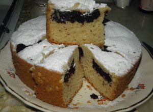 Una foto de Bizcochuelo con trozos de chocolate casero