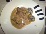 Pollo con nueces y patatas en cubos