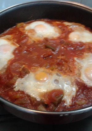 Una foto de Pisto con huevos 